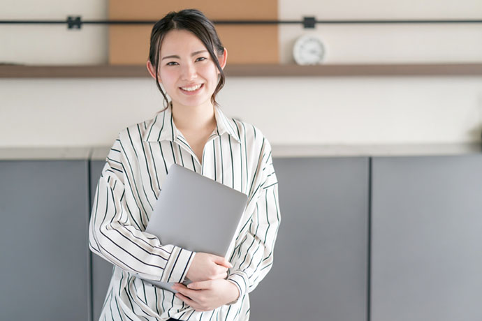 【即日～正社員前提】＼年収400万↑／会計事務所で申告書作成経験があればOK◎派遣期間3ヶ月で直接雇用へ切り替え予定♪弊社よりご紹介実績アリ★会計事務所≪税務補助≫【WEB登録面談実施中】