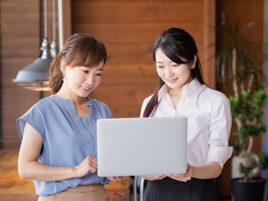 ＼週1日在宅／女性活躍中!!福利厚生サービスの資料作成